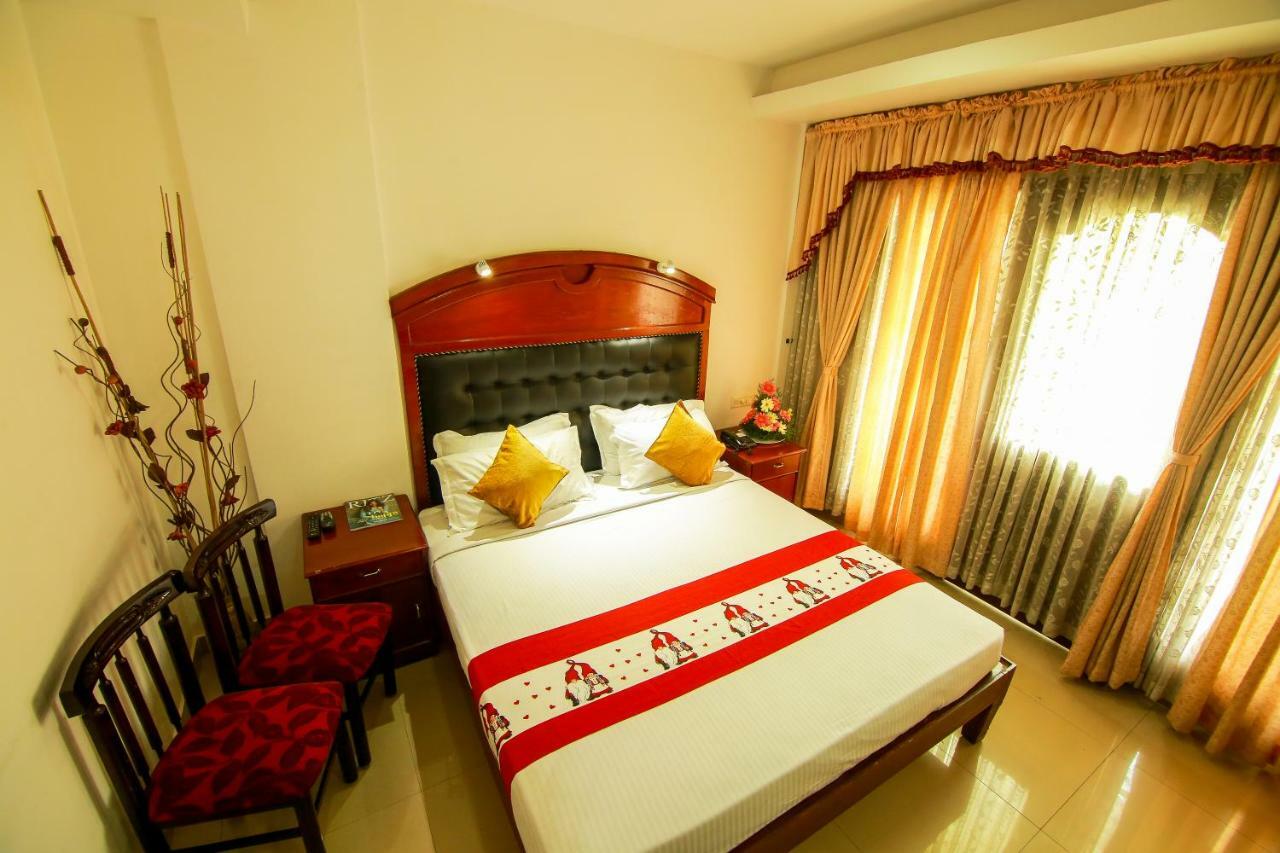 Hotel Meadows International Kizhake Chalakudi Exterior photo